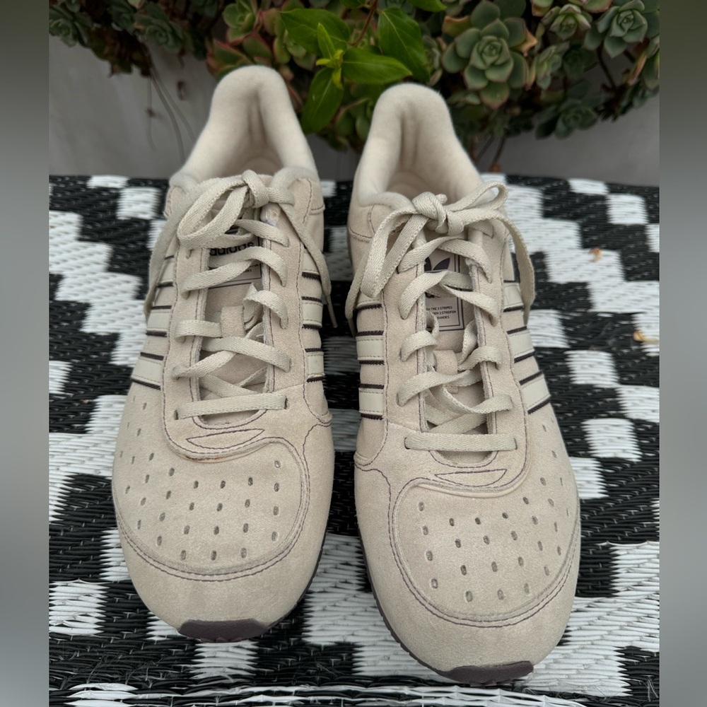 Adidas women’s Detroit sneakers
